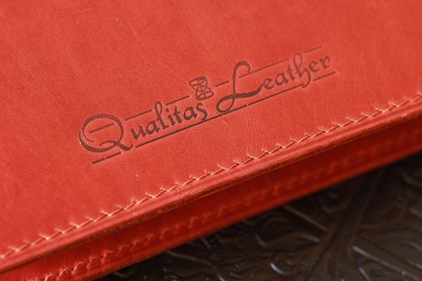 Обложка для блокнота с гравировкой