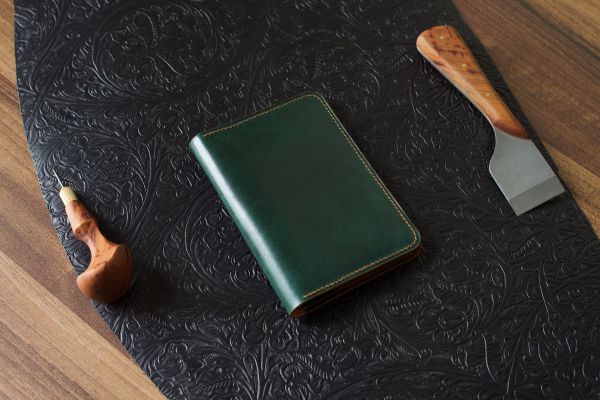 Обложка зеленая с коричневым